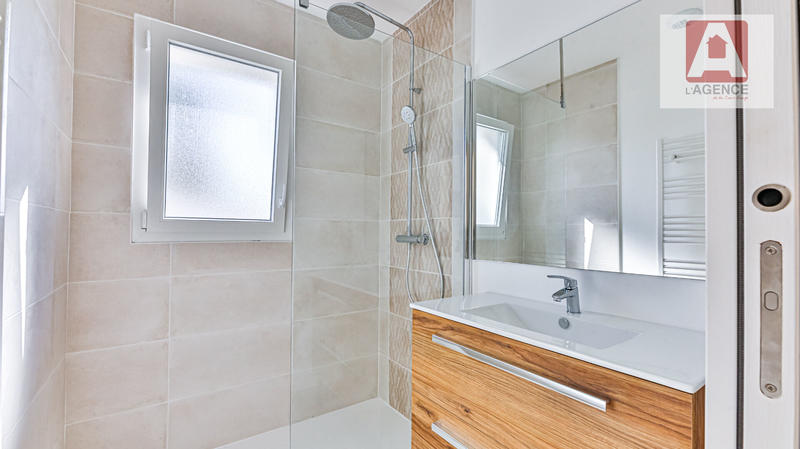 Maison - 104 m² - 4 pièces