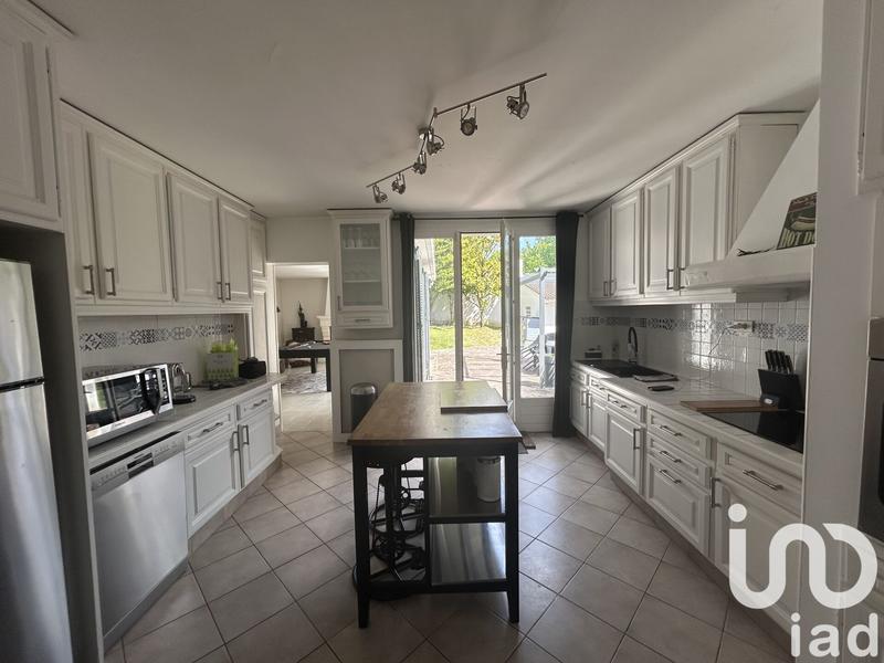 Maison - 250 m² - 8 pièces