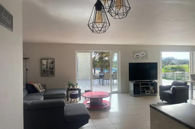 Maison - 198 m² - 6 pièces