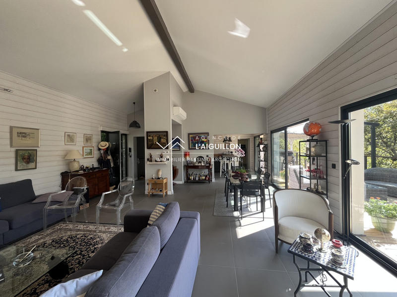 Maison - 160 m² - 5 pièces