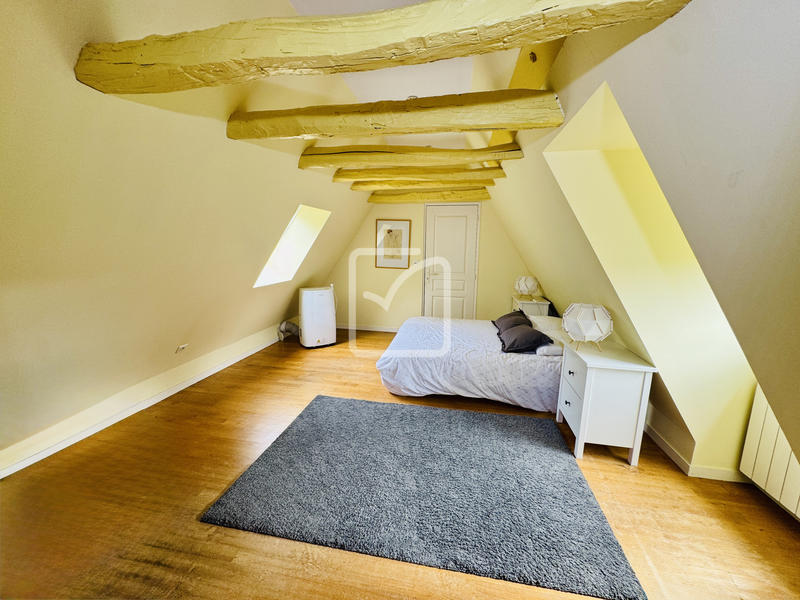 Maison - 276 m² - 8 pièces