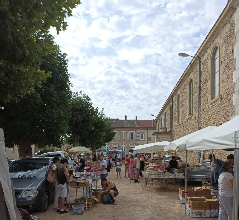 Bourse aux livres, cd, dvd, jeux