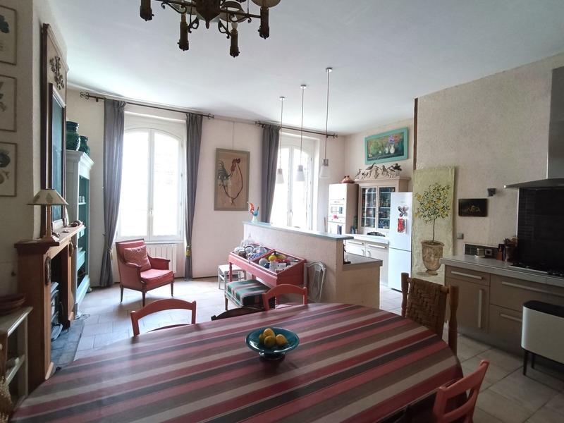 Maison - 229 m² - 7 pièces