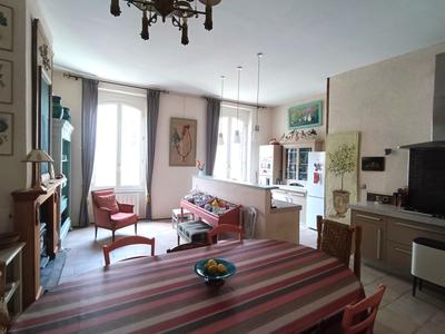 Maison - 229 m² - 7 pièces