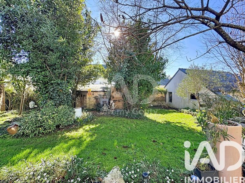 Maison - 201 m² - 9 pièces