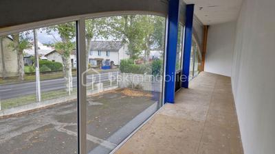 Local commercial - 650 m² - 10 pièces