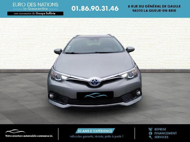 Toyota Auris Touring Sports Hybride 136h Design