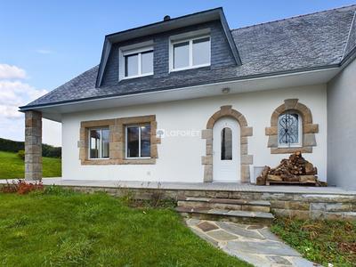Maison traditionnelle - 175 m² - 8 pièces
