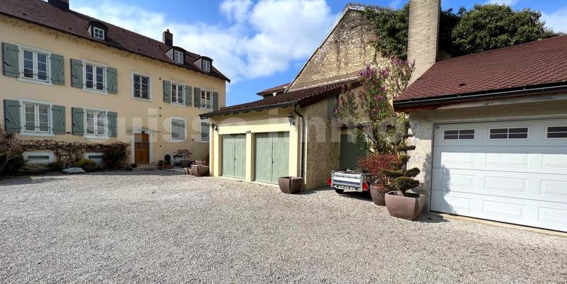 Maison - 315 m² - 12 pièces
