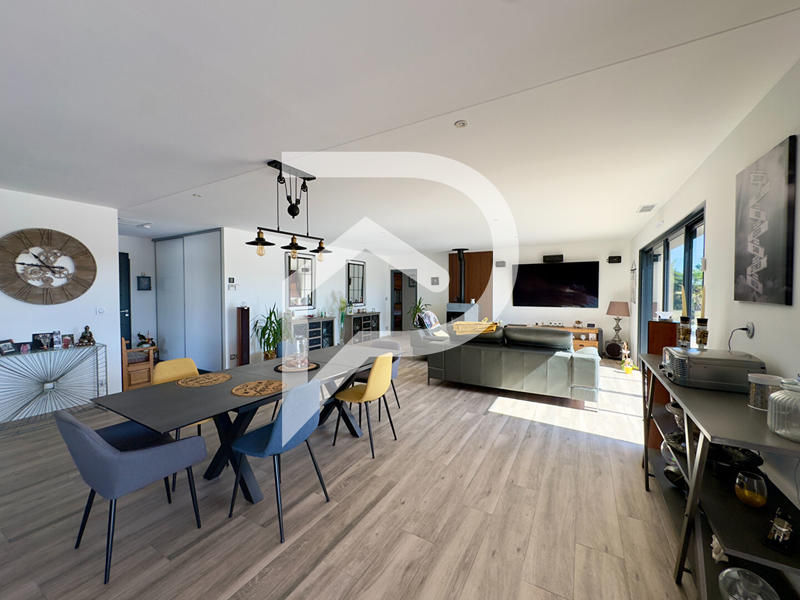 Maison - 190 m² - 6 pièces