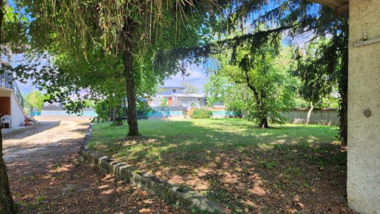 Appartement - 100 m² - 5 pièces