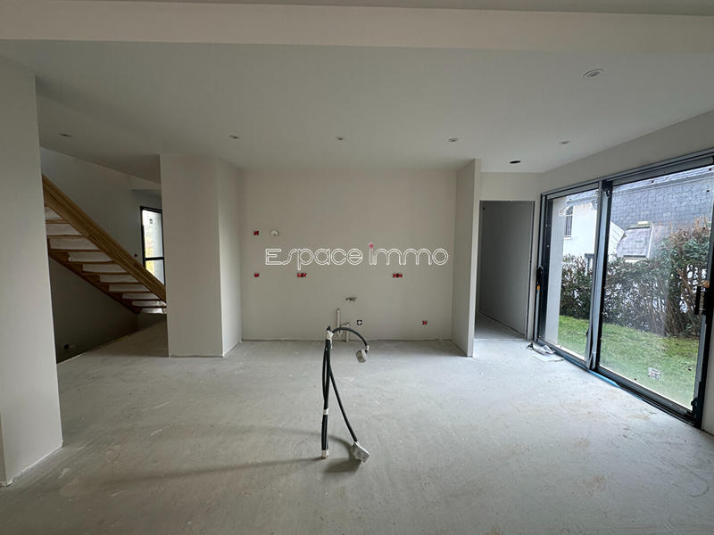 Maison - 200 m² - 6 pièces