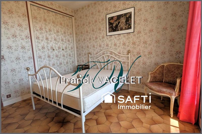 Maison - 250 m² - 8 pièces