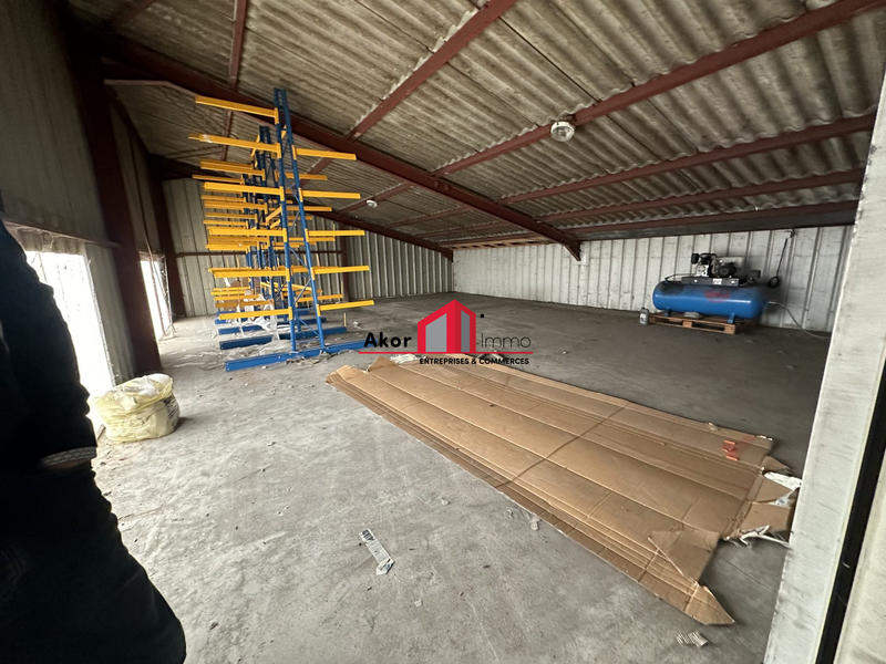 Local d'activités - 435 m² - 3 pièces