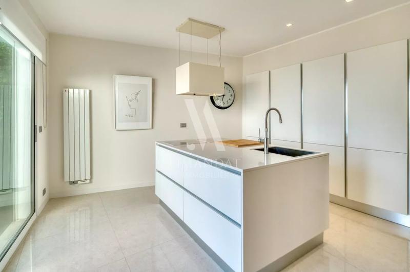 Villa - 220 m² - 5 pièces