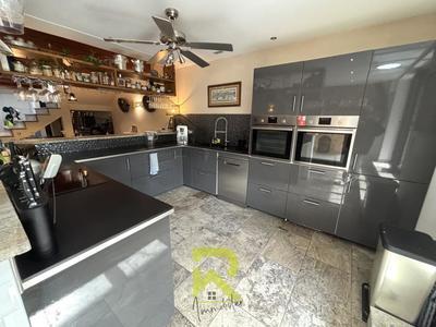 Maison - 141 m² - 4 pièces