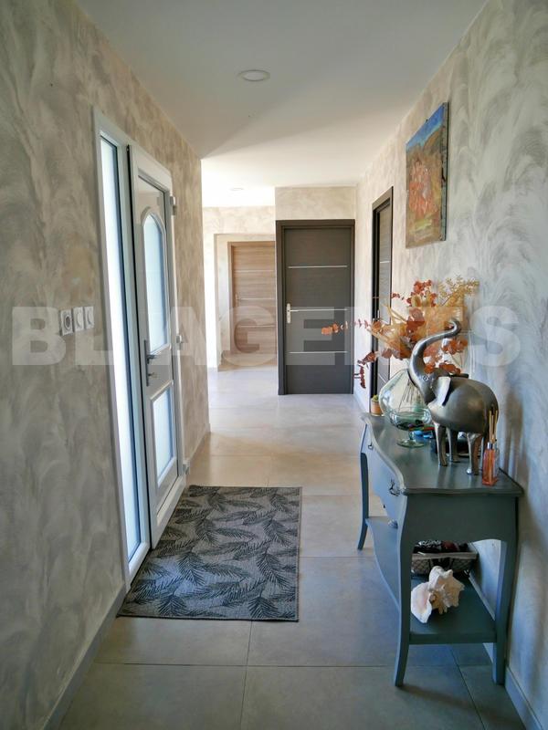 Maison - 186 m² - 4 pièces