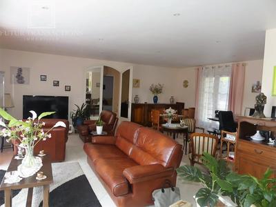 Maison - 187 m² - 7 pièces