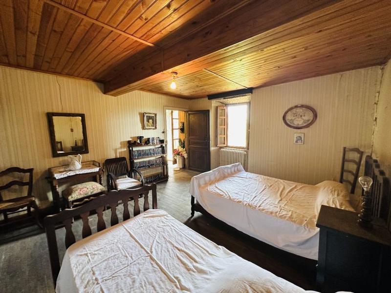 Propriété - 300 m² - 7 pièces