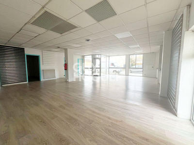 Local commercial - 150 m² - 3 pièces