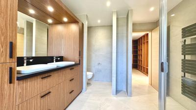 Maison - 235 m² - 7 pièces