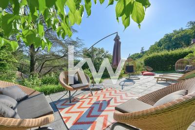 Maison - 351 m² - 8 pièces