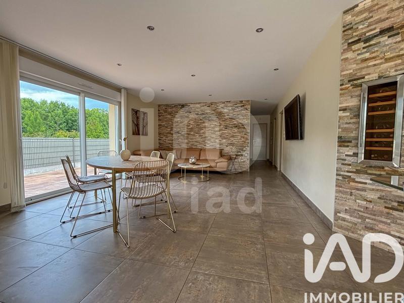 Maison - 104 m² - 5 pièces