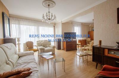 Appartement - 90 m² - 5 pièces