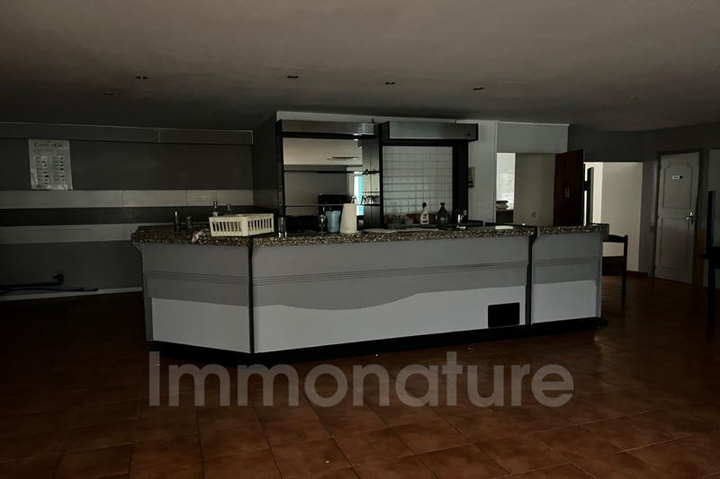 Local commercial - 227 m²