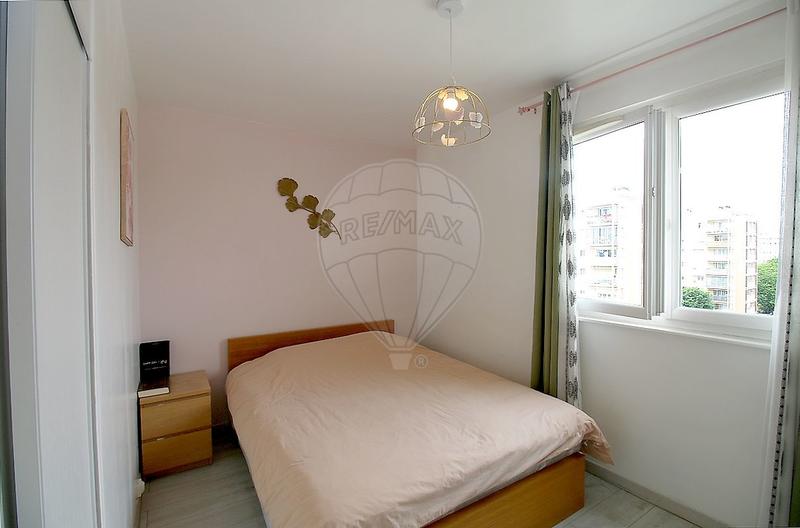 Appartement - 80 m² - 4 pièces