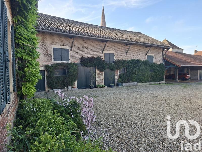 Maison - 330 m² - 8 pièces