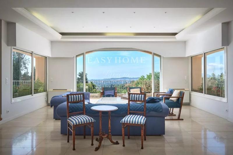 Maison - 361 m² - 9 pièces