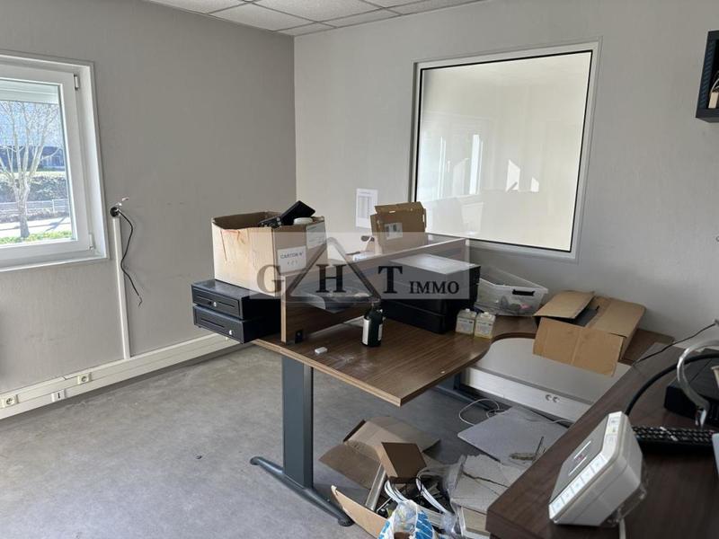 Local commercial - 1 411 m²