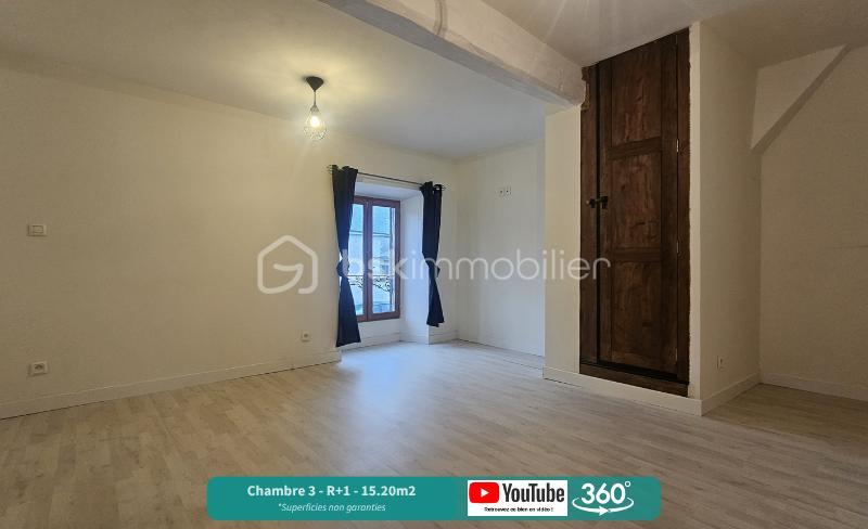 Maison traditionnelle - 226 m² - 7 pièces