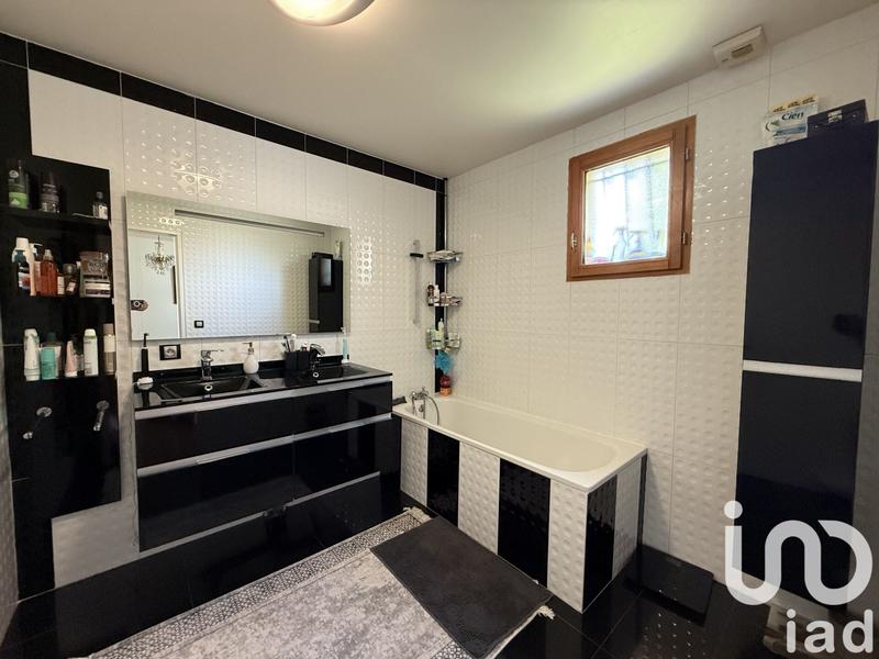 Maison - 121 m² - 6 pièces