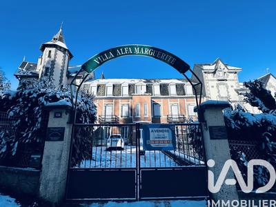 Maison - 368 m² - 15 pièces