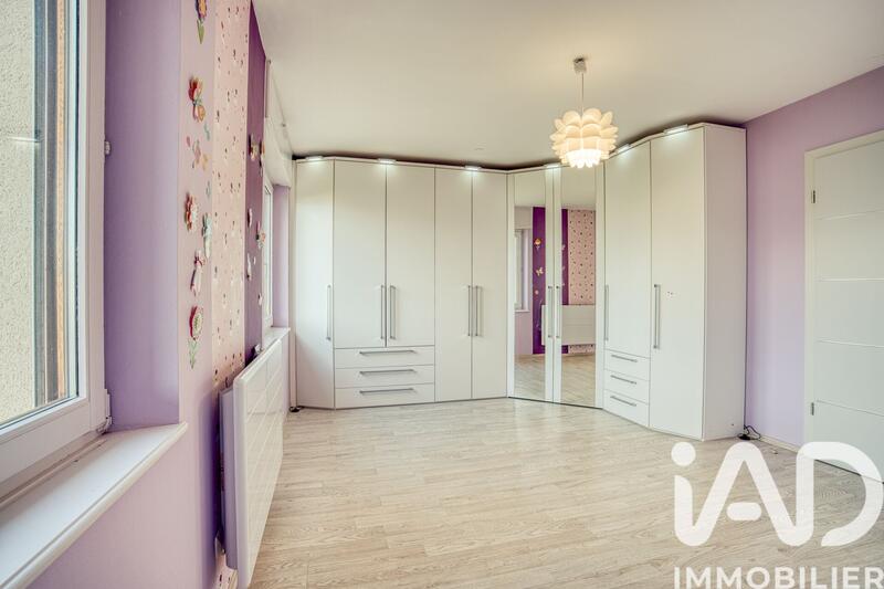 Maison - 180 m² - 8 pièces