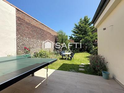 Maison - 216 m² - 10 pièces