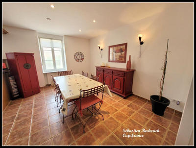 Maison bourgeoise - 211 m² - 8 pièces