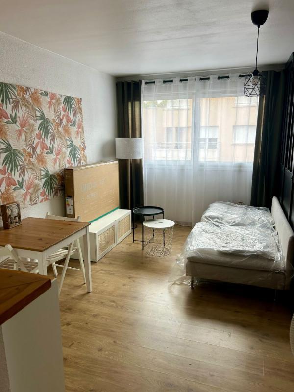 Studio - 25 m² - 1 pièce