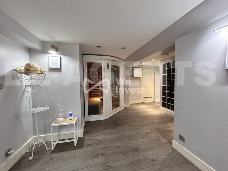 Maison - 219 m² - 6 pièces