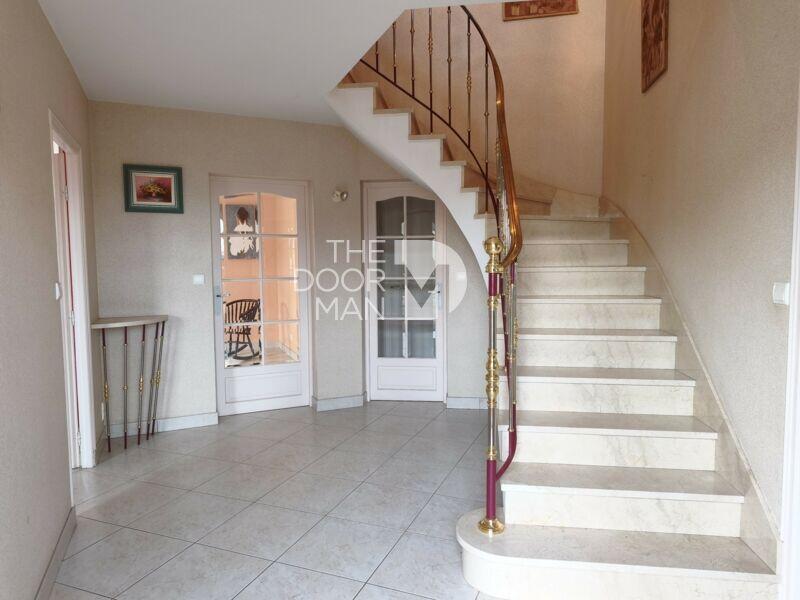 Maison - 135 m² - 6 pièces