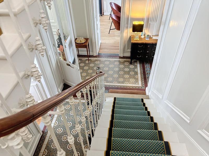 Maison bourgeoise - 334 m² - 13 pièces