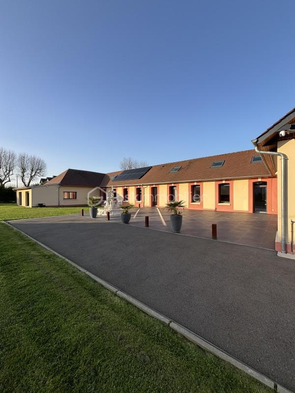 Maison - 460 m² - 12 pièces