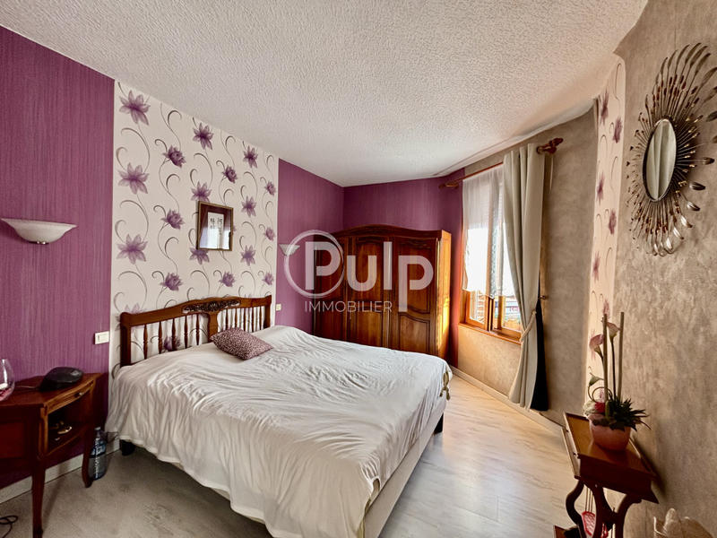 Maison - 227 m² - 8 pièces