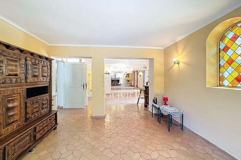 Villa - 266 m² - 9 pièces