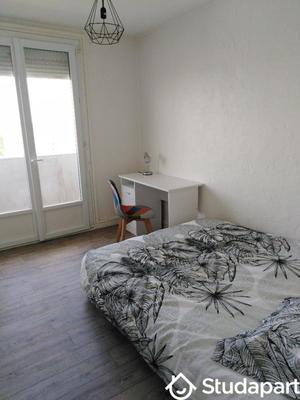 Chambre - 10 m² - 1 pièce