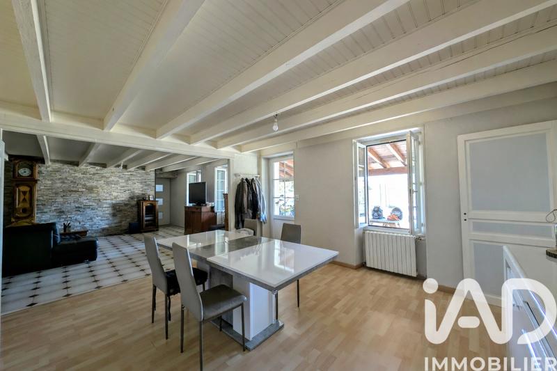 Maison - 222 m² - 5 pièces