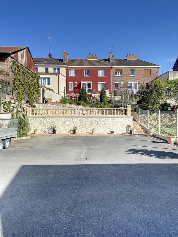 Maison - 106 m² - 8 pièces