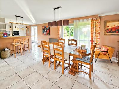 Pavillon - 150 m² - 6 pièces